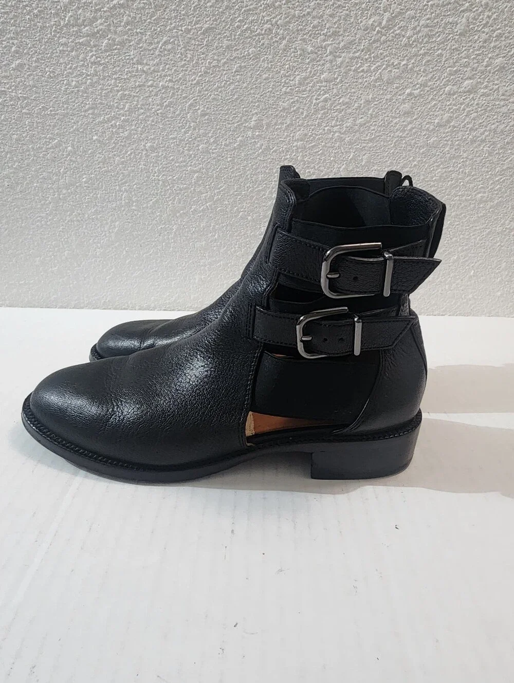 Via Spiga Birna Women Black Leather Cutout Moto Biker Ankle Boots Size 7 M